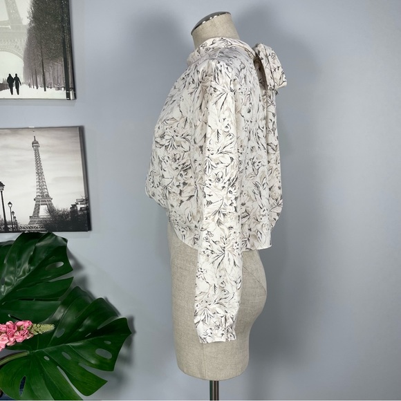 NWT ASTR off white sketch floral blouse with tie Sz S - Picture 11 of 16